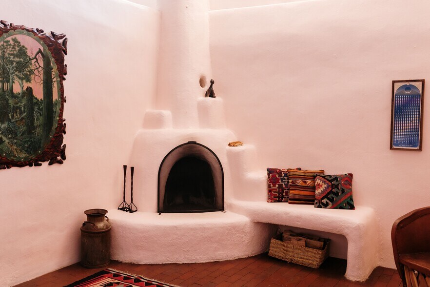 More Photos Of 220 W Manhattan Ave, Santa Fe Hotel For Sale