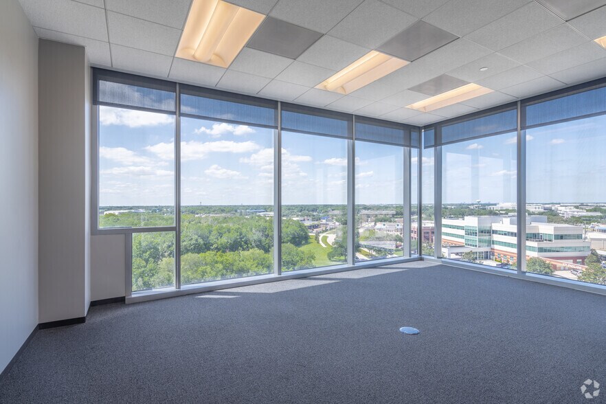 More Photos Of 3 Sugar Creek Center Blvd, Sugar Land Office For Lease