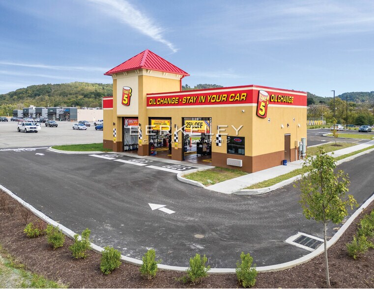 More Photos Of 200 Lafayette Ave, Moundsville General Retail For Sale