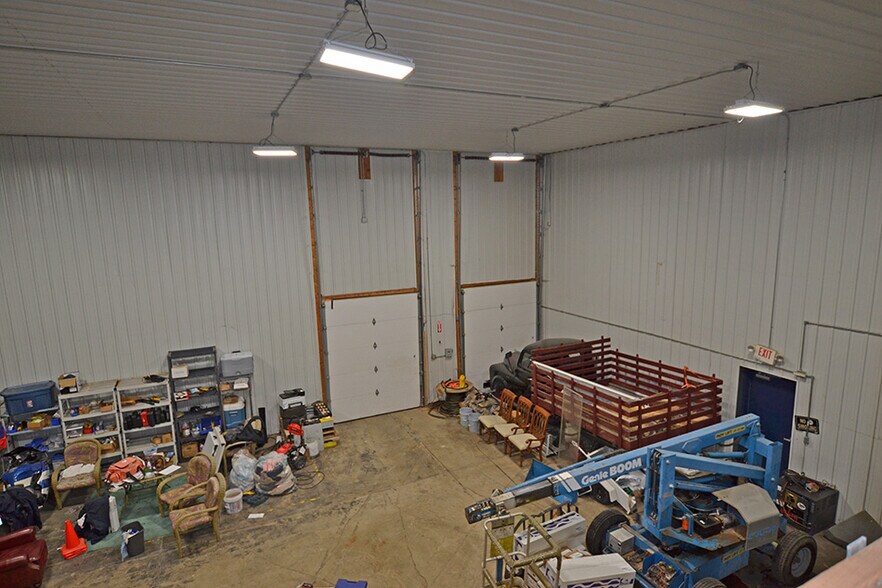 More Photos Of 210 W Division St, Maryville Flex For Lease