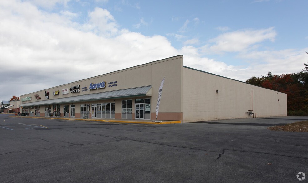 More Photos Of 3758 Burgoyne Ave, Hudson Falls Unknown For Lease