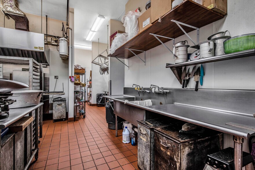 More Photos Of 787 Main St S, Woodbury Storefront Retail Office For Sale