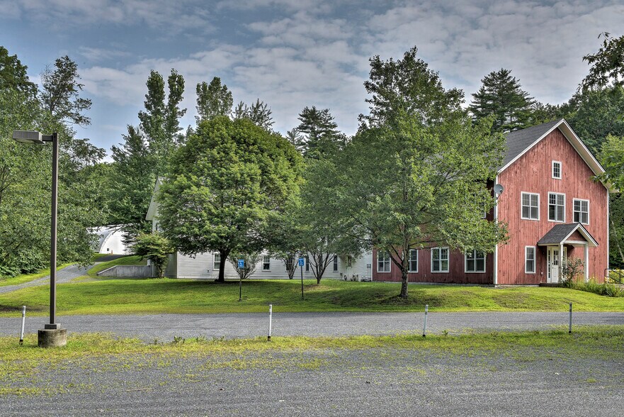 More Photos Of 689 River Rd, Charlestown Lodge Meeting Hall For Lease