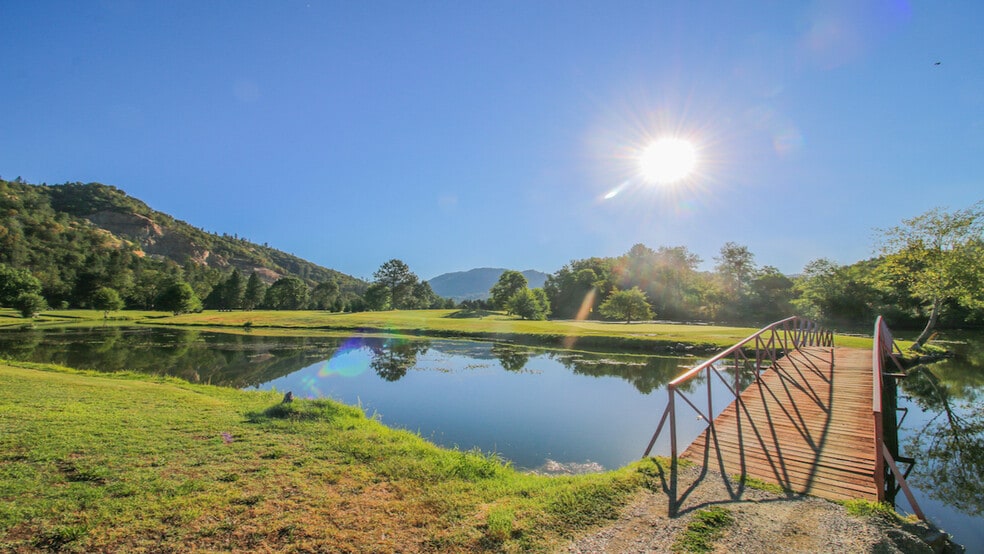 More Photos Of 7350 New Hope Rd, Grants Pass Golf Course Driving Range For Sale