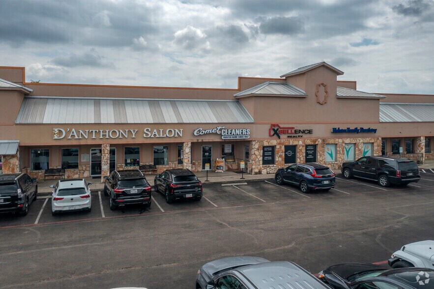 More Photos Of 12415 Bandera Rd, Helotes General Retail For Sale