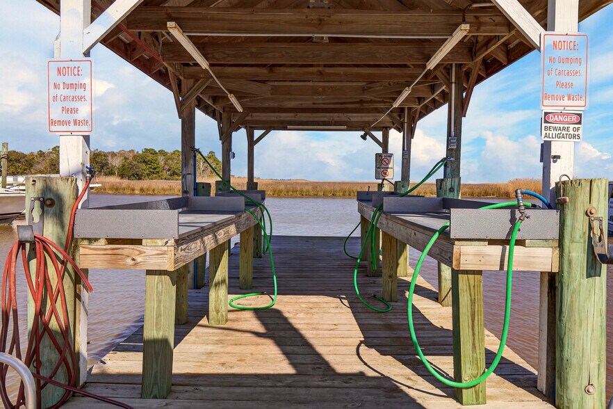 More Photos Of 3308 Mary Walker Dr, Gautier Marina For Sale