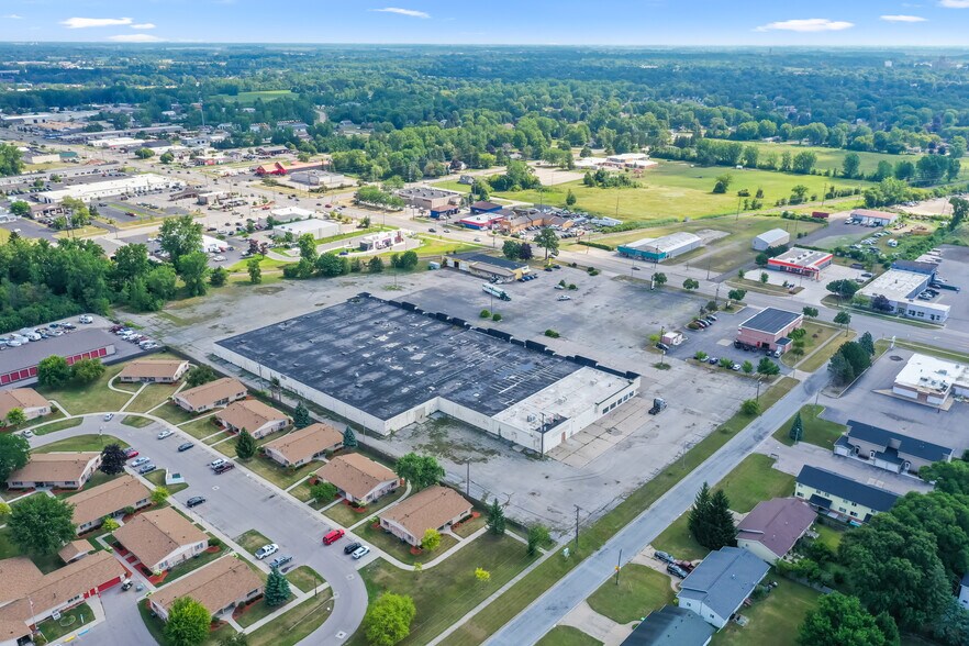 More Photos Of 2865-2885 Bay Rd, Saginaw Freestanding For Sale