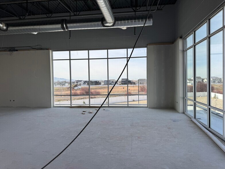 More Photos Of 235 Sugar St, Layton Industrial For Lease