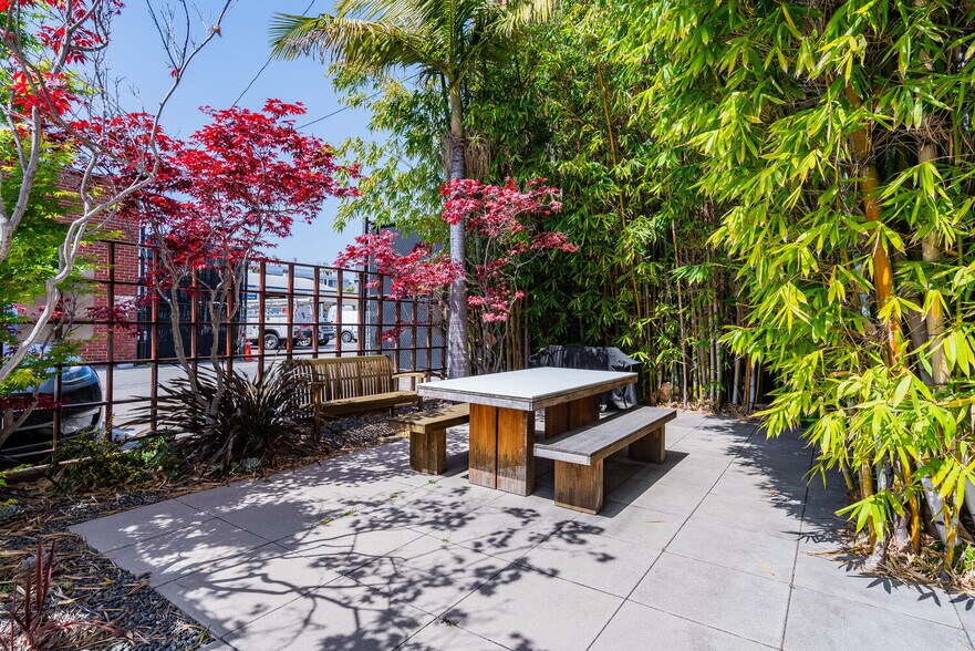 More Photos Of 2210 Broadway, Santa Monica Loft Creative Space For Lease