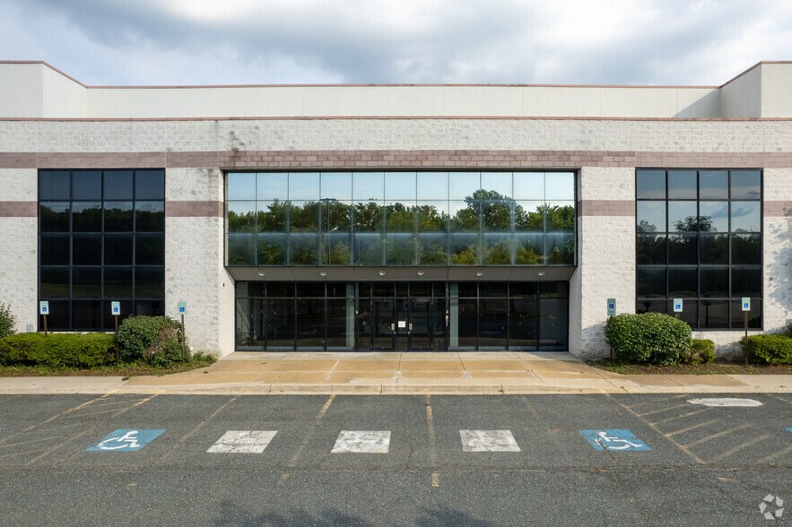 More Photos Of 500 Hickory Dr, Aberdeen Warehouse For Lease