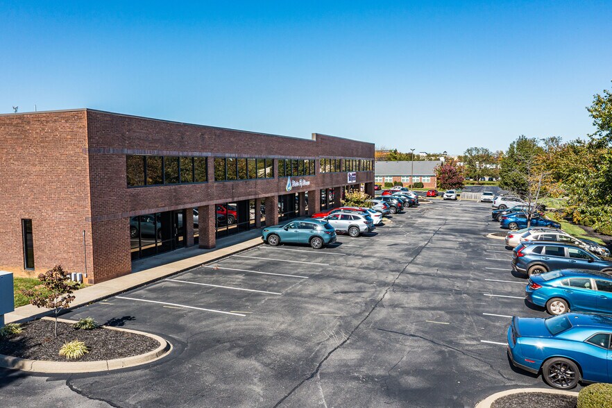 More Photos Of 1902 Campus Pl, Jeffersontown Light Distribution For Sale