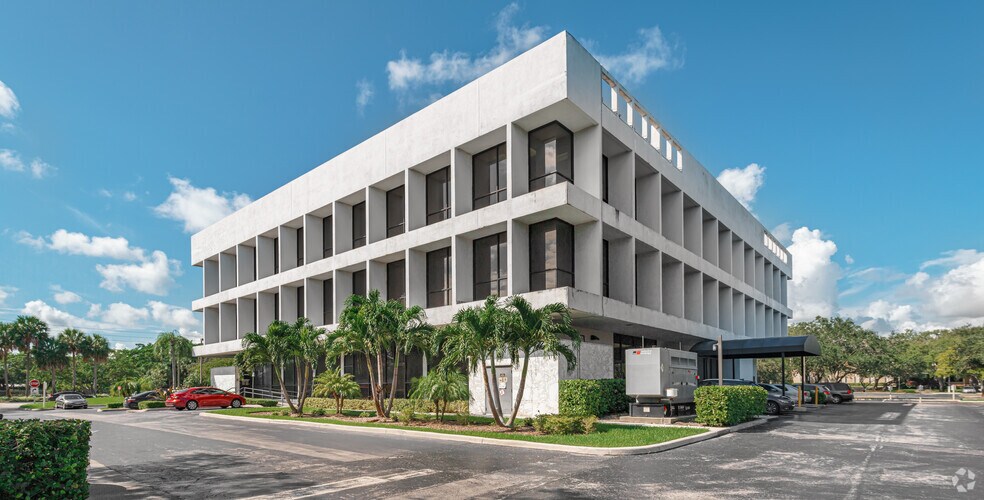 More Photos Of 3475 Sheridan St, Hollywood Office For Lease