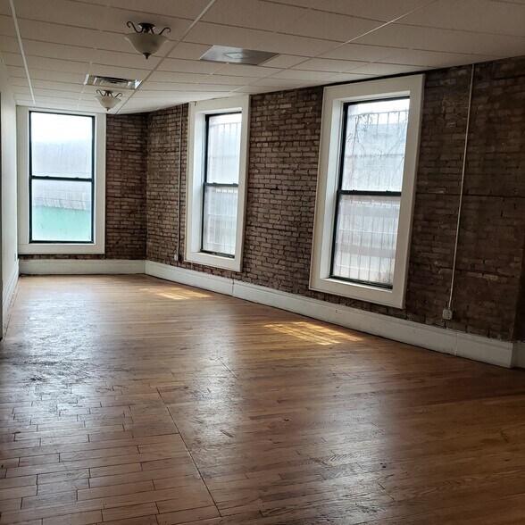 More Photos Of 323-325 James St, Syracuse Loft Creative Space For Lease