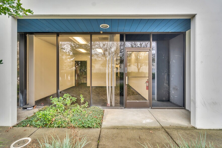 More Photos Of 11415 Sunrise Gold Cir, Rancho Cordova Warehouse For Lease