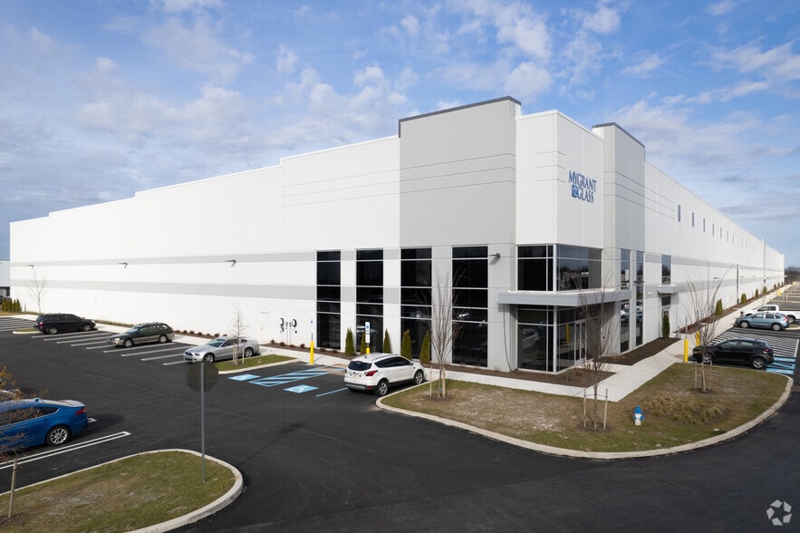 Primary Photo Of 350 Ivyland Rd, Warminster Township Manufacturing For Lease