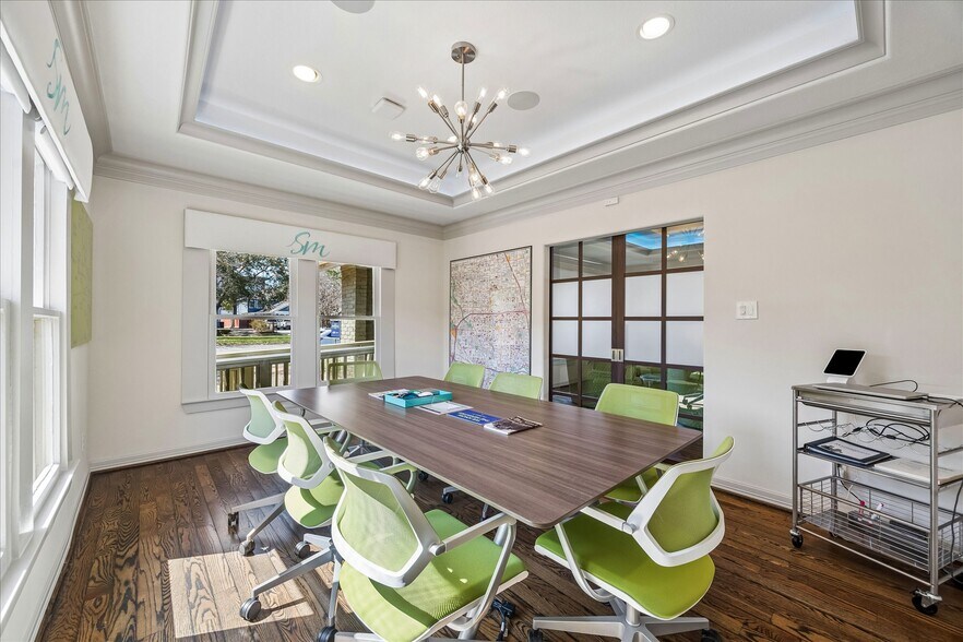 More Photos Of 638 Heights Blvd, Houston Office For Sale