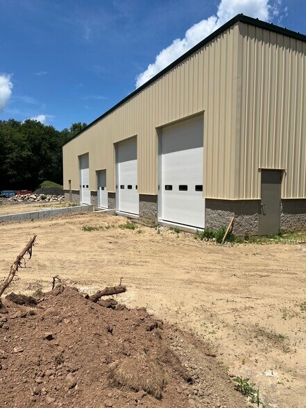 More Photos Of 40 Russell Rd, East Granby Service For Lease