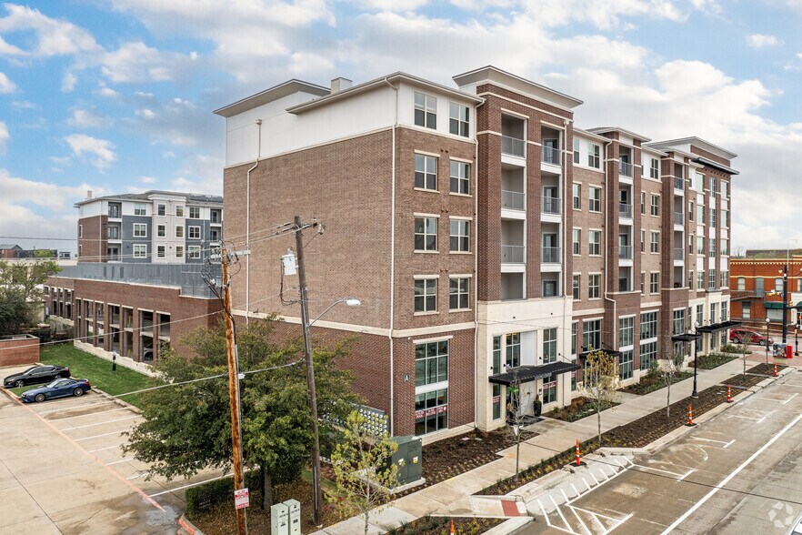 More Photos Of 100 E Main St, Lewisville Apartments For Lease