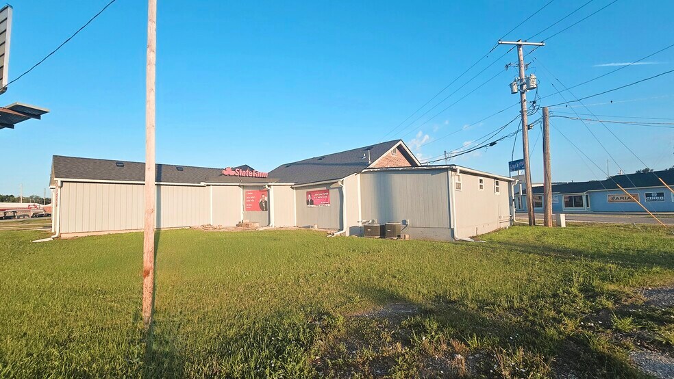 More Photos Of 1801 S National, Fort Scott Convenience Store For Sale