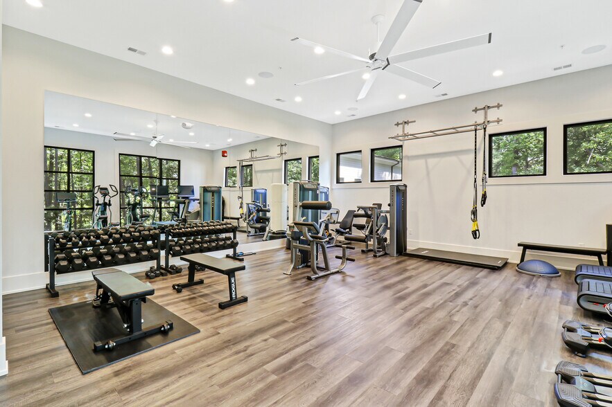 More Photos Of 10 Park Ln, Hilton Head Island Office For Sale