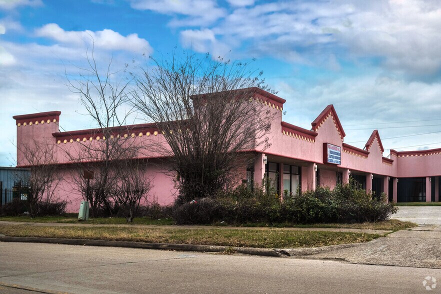 More Photos Of 6310-6340 W Little York Rd, Houston Storefront For Sale