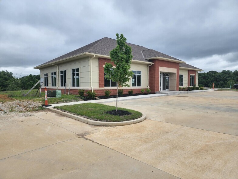More Photos Of 1300 Hrc Plaza Dr, Lake Saint Louis Office For Lease