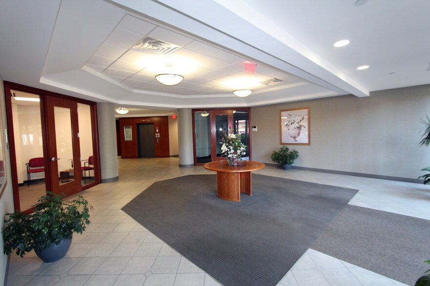 More Photos Of 192 ballard Ct, Virginia Beach Office For Lease