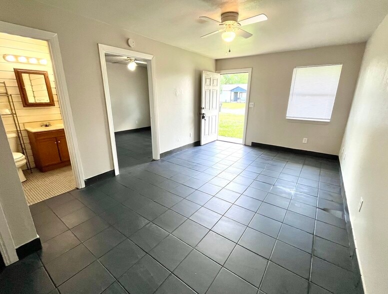 More Photos Of 312 S B St, Davis Apartments For Sale