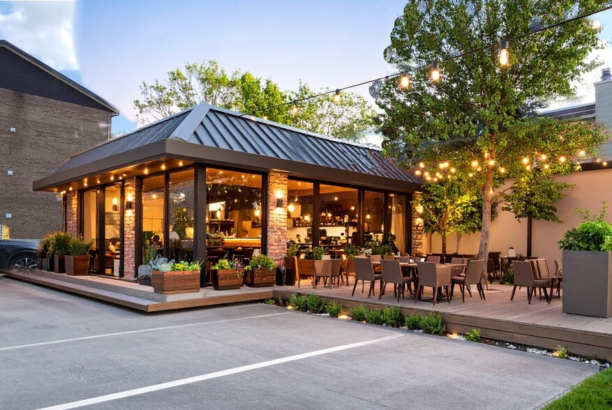 More Photos Of 1450 Av Victoria, Longueuil Restaurant For Lease