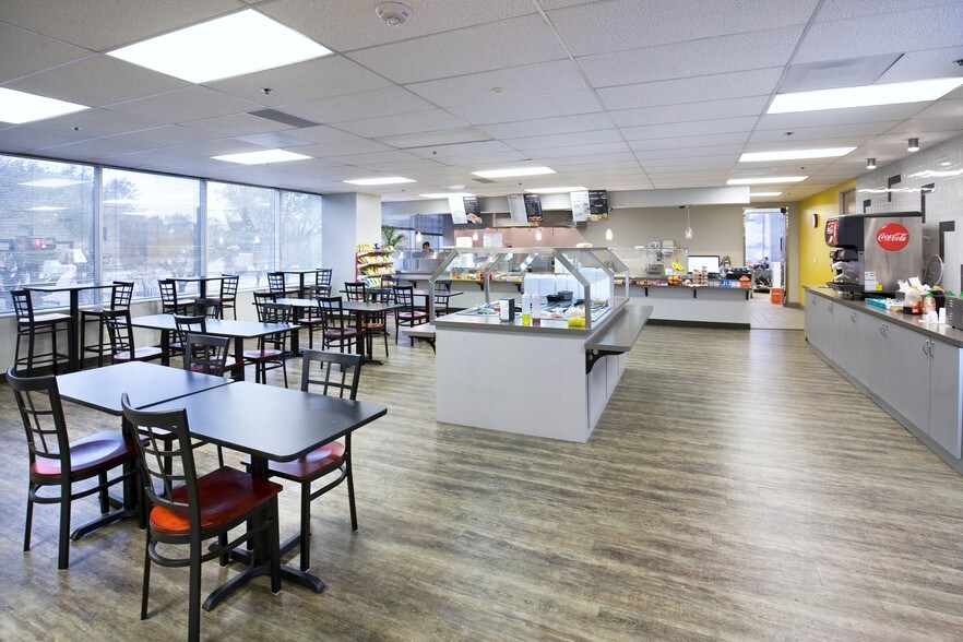 More Photos Of 3010 Lyndon B Johnson Fwy, Dallas Coworking Space