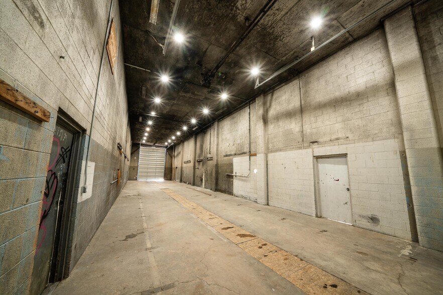 More Photos Of 225 N Highway 91, Summit Service For Lease