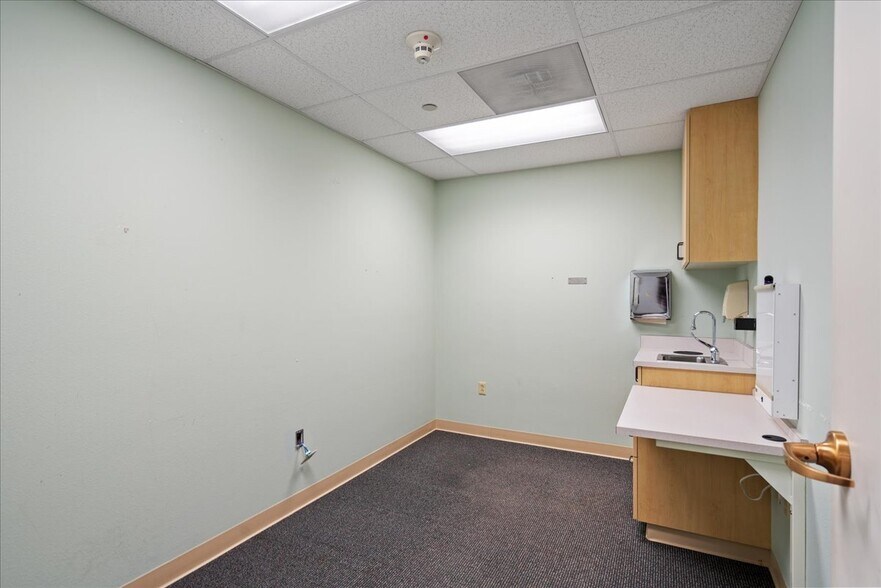 More Photos Of 3235 Sparks Rd, Cheyenne Medical For Lease