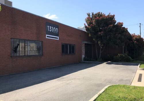 More Photos Of 13100 Yukon Ave, Hawthorne Research And Development For Lease
