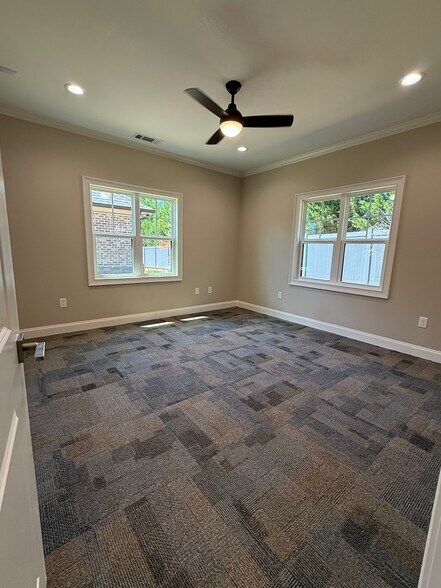 More Photos Of 1060 Garland Dr, Bogart Office For Sale