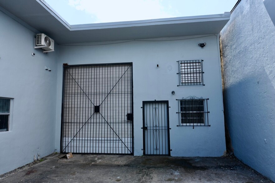 More Photos Of 2282 NW 21st Ter, Miami Warehouse For Lease