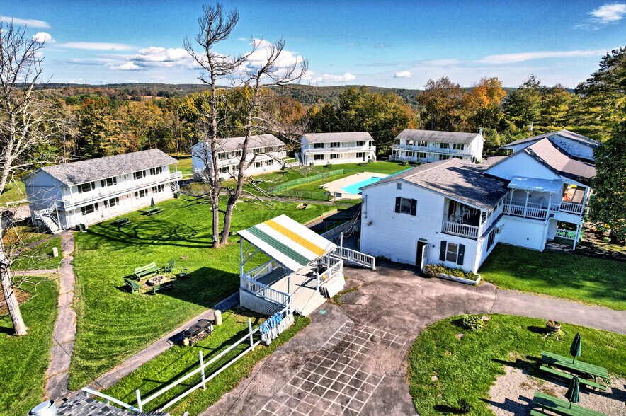 More Photos Of 118 Golden Hill Rd, Cornwallville Hotel For Sale