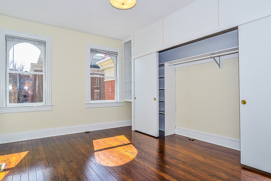More Photos Of 1525 King St, Alexandria Storefront Retail Office For Sale