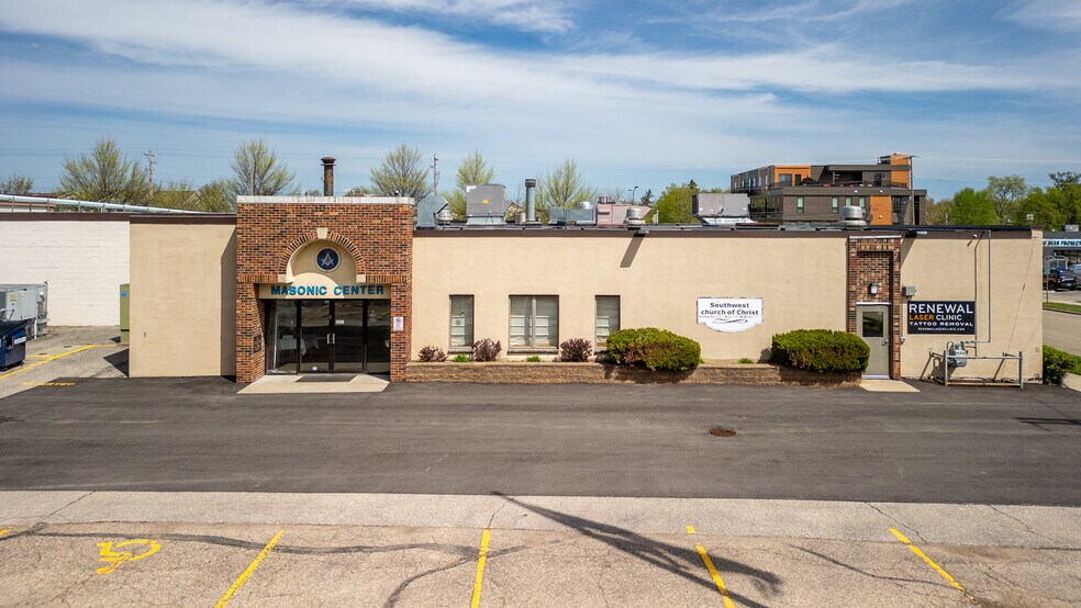 More Photos Of 2002 2nd St SW, Rochester Storefront Retail Office For Sale
