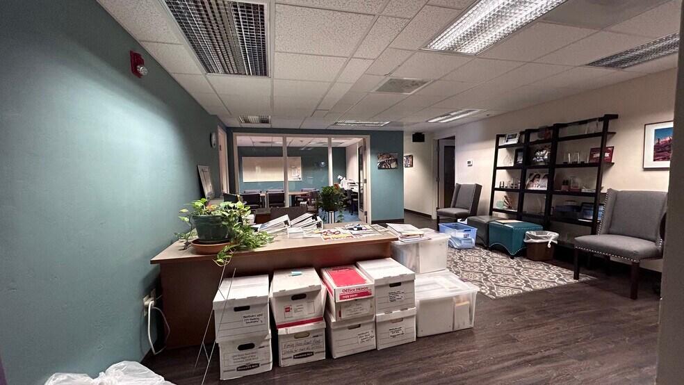 More Photos Of 100 N Stone Ave, Tucson Office Residential For Lease