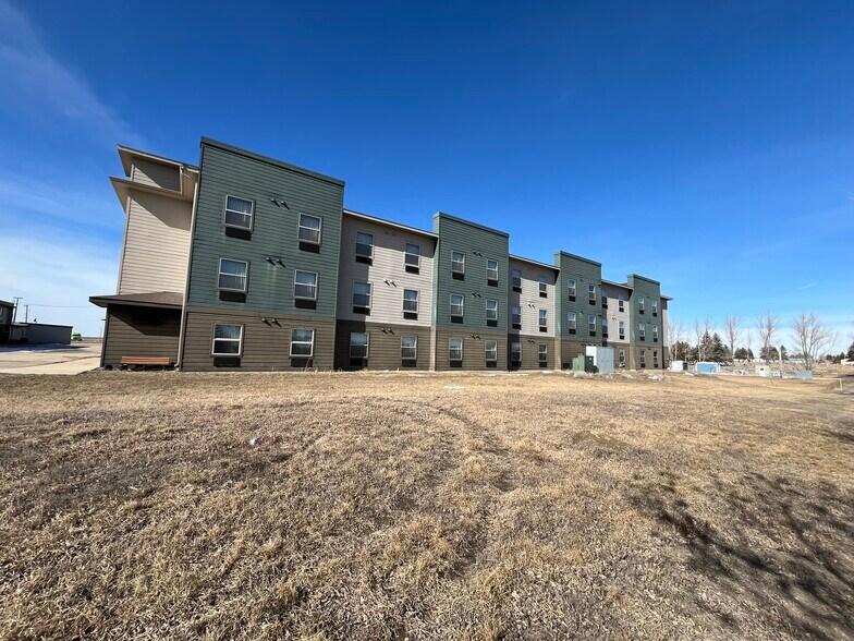 More Photos Of 913 4th St SW, Stanley Hotel For Lease