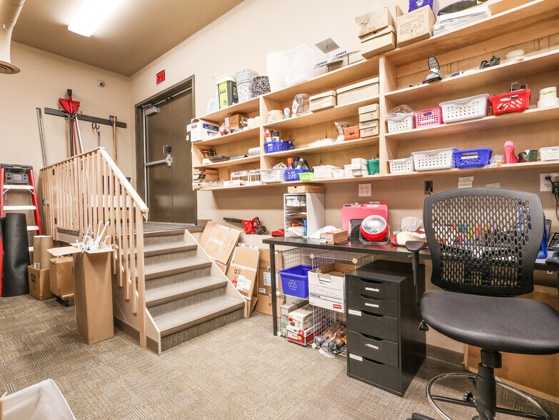 More Photos Of 4817 50 Street, Stettler Storefront Retail Office For Sale