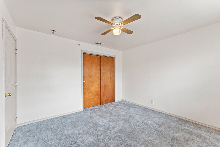 More Photos Of 1004 S Main St, Pasadena Apartments For Sale
