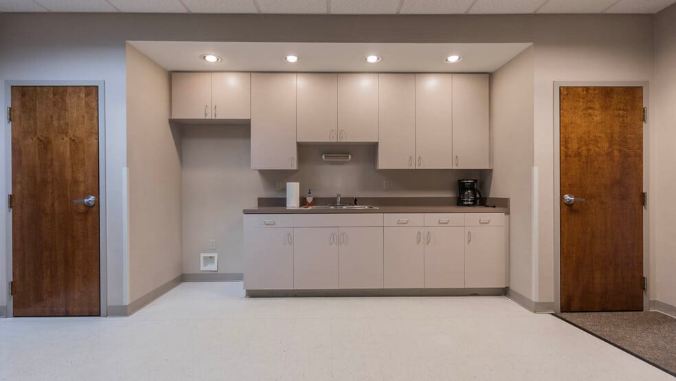 More Photos Of 12927 Plaza Dr, Richmond Light Manufacturing For Lease