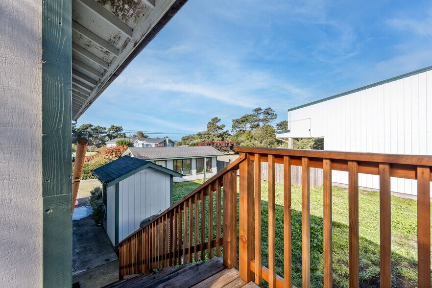 More Photos Of 18651 Old Coast Hwy, Fort Bragg Flex For Sale