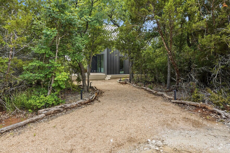 More Photos Of 6725 Rollins Rd, Granbury Specialty For Sale