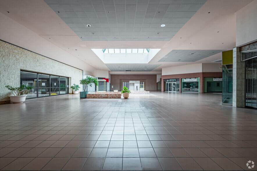 4800 N Texoma Pky, Sherman, TX 75090 Retail For Lease