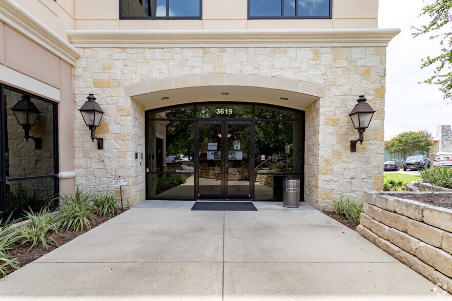 More Photos Of 3619 Paesanos Pky, San Antonio Office For Lease