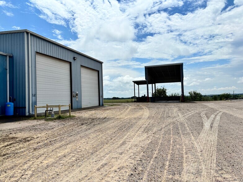 More Photos Of 10959 Highway 290 W, Brenham Warehouse For Sale