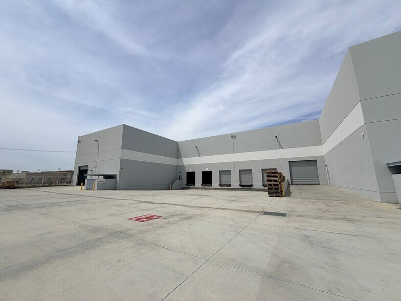 More Photos Of 4168-4188 Arden Dr, El Monte Warehouse For Lease