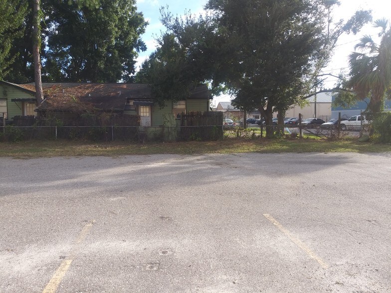 More Photos Of 5017 N Coolidge Dr, Tampa Warehouse For Lease